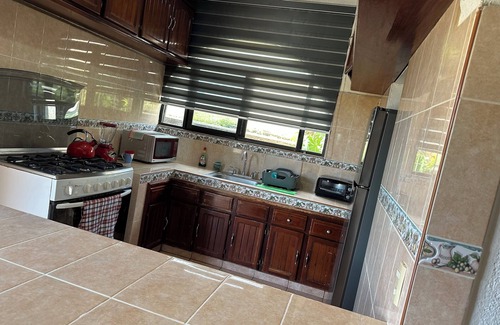 Tequesquitengo House | Charming 2-bedroom cottage with WiFi, AC in tranquil Tequesquitengo