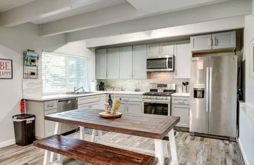Lake Arrowhead Cottage | Charming 2-Bedroom Cottage in Lake Arrowhead WiFi & AC Included