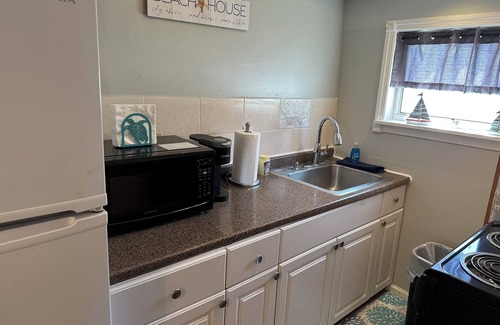 Cape May - Wildwood Cottage | Charming 2-bedroom beach cottage with AC and WiFi in North Wildwood