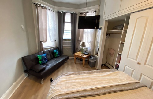 West New York House | Charming 2 bedrooms apt 10 mins to NyCity