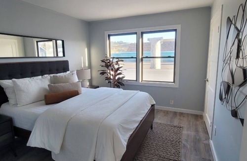Excelsior House | Charming 2-bedroom Unit in lovely San Francisco with free garage car parking.