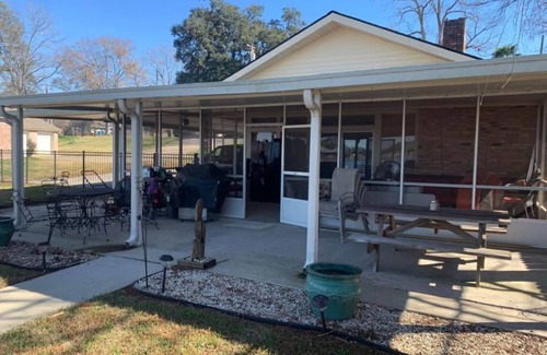 Ventress House | Charming 2-bedroom, 2.5 bathroom house in gorgeous Ventress, LA.