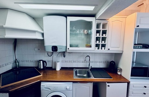 Carcavelos Apartment | Charming 2-bedroom apartment with WiFi in Carcavelos