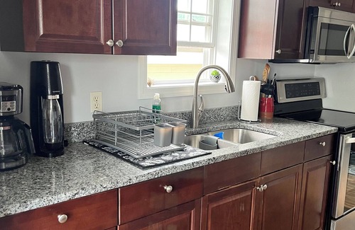 Bar Harbor Apartment | Charming 2-bedroom apartment with WiFi, AC in downtown Bar Harbor