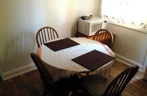 Long Beach Apartment | Charming 2-bedroom apartment five miles off the beach