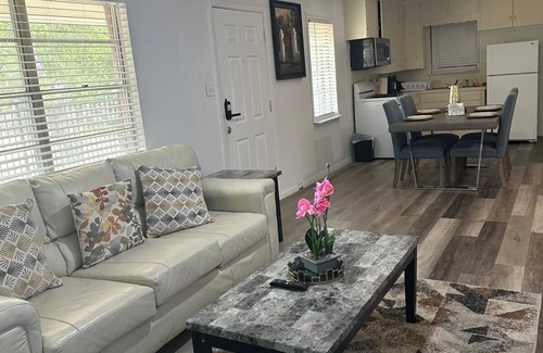 Killeen House | Charming 2-bedroom and 1-bath house with AC, WiFi in fantastic Killeen