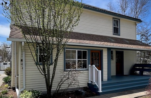 Gardiner Apartment | Charming 2-bedroom apartment above a country store in the heart of Gardiner!