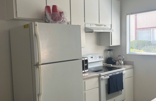 Concord Apartment | Charming 2-bedroom apartment in delightful Concord with AC