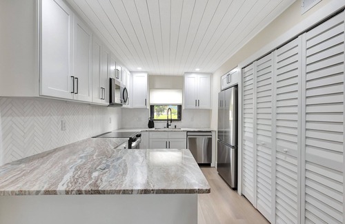 Stuart Condo | Charming 2-Bedroom Apartment fully renovated in peaceful Stuart