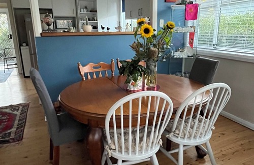 Yattalunga Cottage | Charming 2-bedroom cottage with AC, WiFi in enchanting Yattalunga.