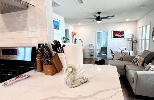 Atascadero Cottage | Charming 2-bedroom cottage with WiFi and AC in Atascadero