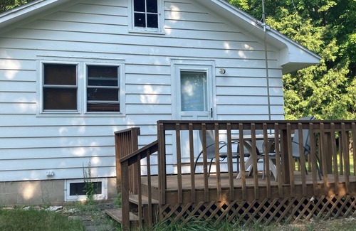 Fish Creek Cottage | Charming 2-bedroom cottage in Fish Creek with AC, heat, WiFi