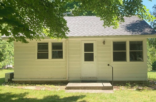 Fish Creek Cottage | Charming 2-bedroom cottage in Fish Creek with AC, heat, WiFi