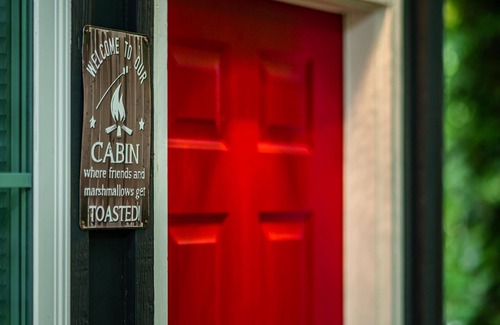 Charlotte Cabin | Charming 2-bedroom cabin close to Uptown Charlotte!