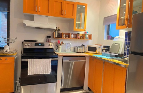 Plateau Mont Royal Condo | Charming 2-bedroom condo with WiFi, AC in marvelous Montréal