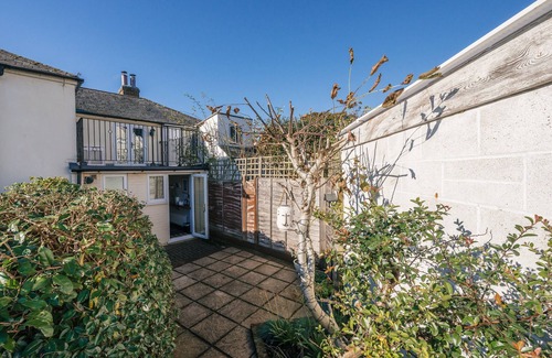 New Forest District House | Charming 2 bedroom cottage in Lymington, very close to town, marina & sea walks