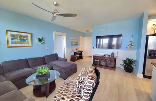 Galveston Condo | Charming 2-bedroom condo located on the Sunset Pool in Pointe West, Galveston.
