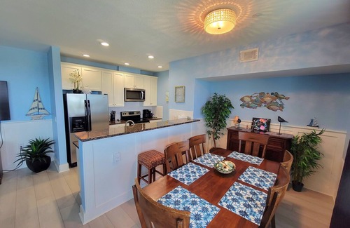 Galveston Condo | Charming 2-bedroom condo located on the Sunset Pool in Pointe West, Galveston.