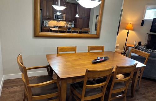 Central Okanagan Condo | Charming 2-bedroom condo on the lake in West Kelowna with access to a boat lift.