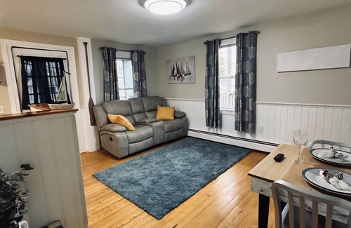 Weirs Beach Condo | Charming 2-bedroom condo with WiFi, AC in enchanting Laconia. Weirs beach.