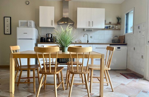 Saille Cottage | Charming 2-Bedroom Cottage Near Guérande and La Baule Beaches, with Terrace and WiFi