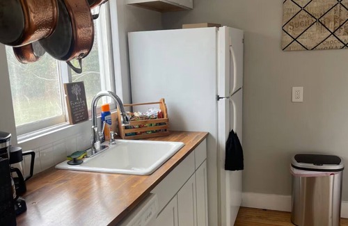 Plymouth Cottage | Charming 2-bedroom cottage in downtown Plymouth! Walk to restaurants & shops!