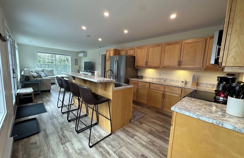 Trenton Cottage | Charming 2-bedroom cottage with AC and WiFi in Trenton 15 min from Acadia park