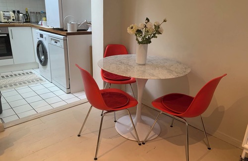 Islington Cottage | Charming 2-bedroom cottage in awesome London with WiFi