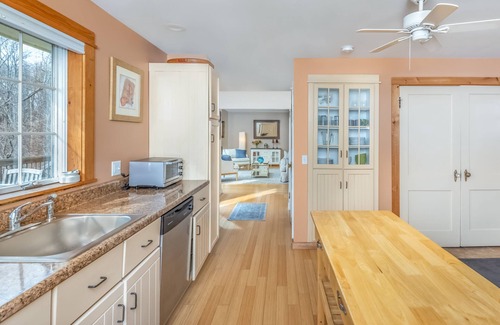 Accord Cottage | Charming 2-bedroom cottage with large deck in beautiful Accord NY.