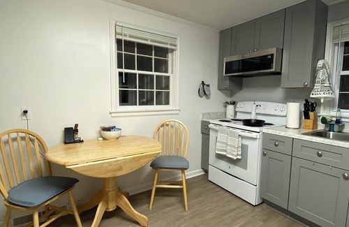 Durham Cottage | Charming 2-bedroom cottage located on a beautiful property. AC, Wifi, & laundry