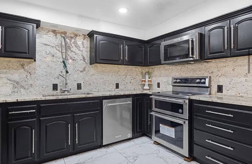 Kaweah House | Charming 2-bedroom country house in Exeter with WiFi, AC, Mountain views