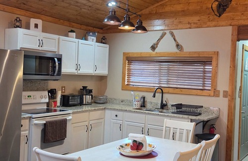Bernalillo Other | Charming 2-bedroom farmhouse between Albuquerque and Santa Fe.