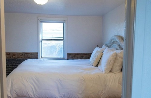 Marsing Other | Charming 2-bedroom farmhouse in Idaho's wine country.