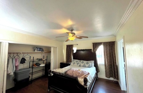Reedley Other | Charming 2-bedroom farmhouse in Reedley with AC