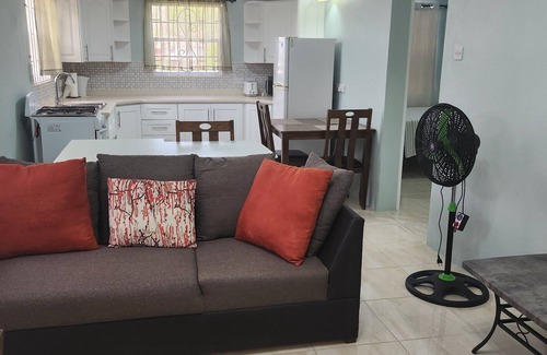 The Lime Apartment | Charming 2-bedroom apartment in lovely St. George's with AC, WiFi