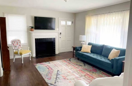 Gunter Afs House | Charming 2-bedroom house with WiFi and AC in brilliant Montgomery
