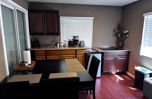 Arden-Arcade House | Charming 2-bedroom house in serene Sacramento with AC, WiFi