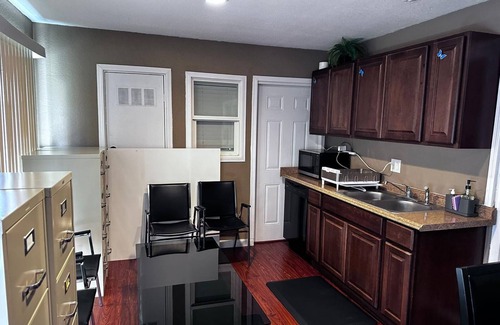 Arden-Arcade House | Charming 2-bedroom house in serene Sacramento with AC, WiFi