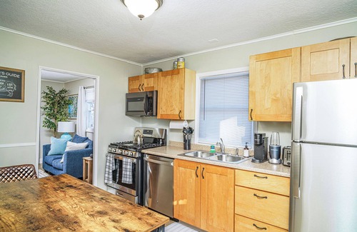 Champaign House | Charming 2-bedroom house with WiFi, AC in welcoming Champaign