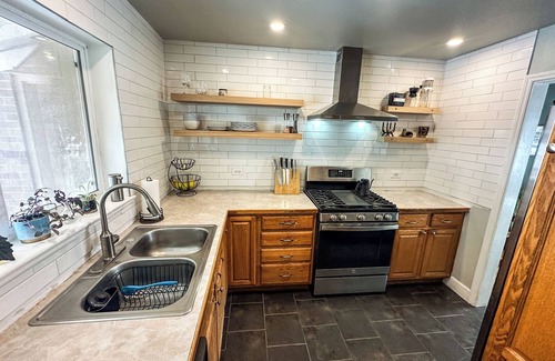 Athmar Park House | Charming 2-Bedroom Home with Spacious Backyard, and Easy Access to Downtown