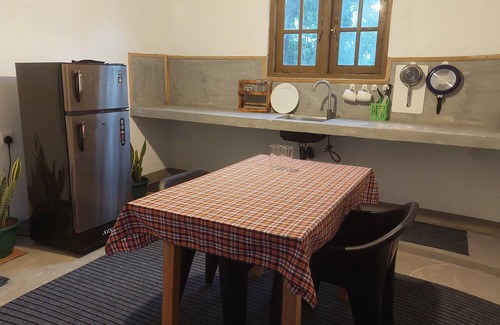 Kathaluwa House | Charming 2-bedroom house 700 m to beach with AC, WiFi in welcoming Ahangama