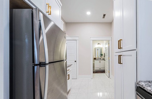 Franklin House | Charming 2-bedroom house newly updated in tranquil Franklin, walk to the square