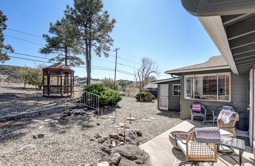 Prescott House | Charming 2-bedroom house in lovely Prescott with screened in sitting room.