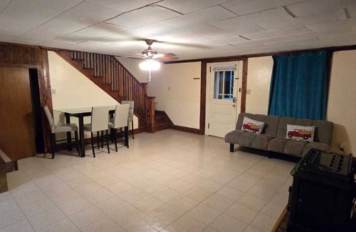 Ridgeway Cottage | Charming 2-bedroom house with WiFi is a cozy place