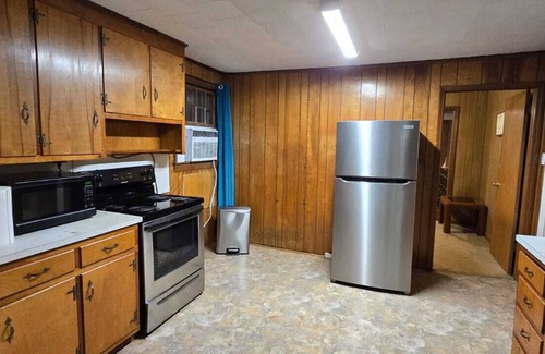 Ridgeway Cottage | Charming 2-bedroom house with WiFi is a cozy place