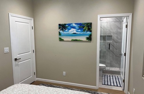 West Carson House | Charming 2-bedroom house in lovely Torrance with AC