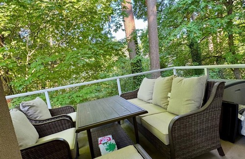 Pleasant Valley House | Charming 2-bedroom house in marvelous Portland with WiFi, AC