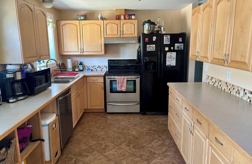 Larkspur House | Charming 2-bedroom house in pleasant Bend