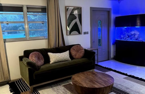Stuart House | Charming 2-bedroom house in Stuart with WiFi and AC