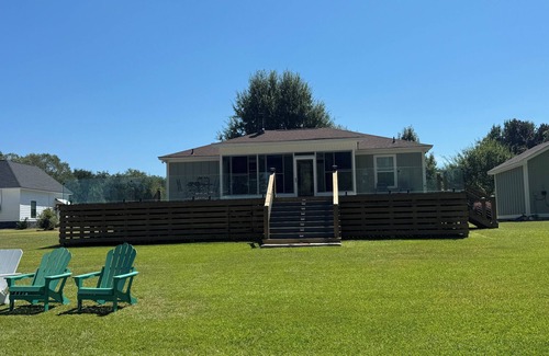 Cordele House | Charming 2-bedroom lake house on Lake Blackshear